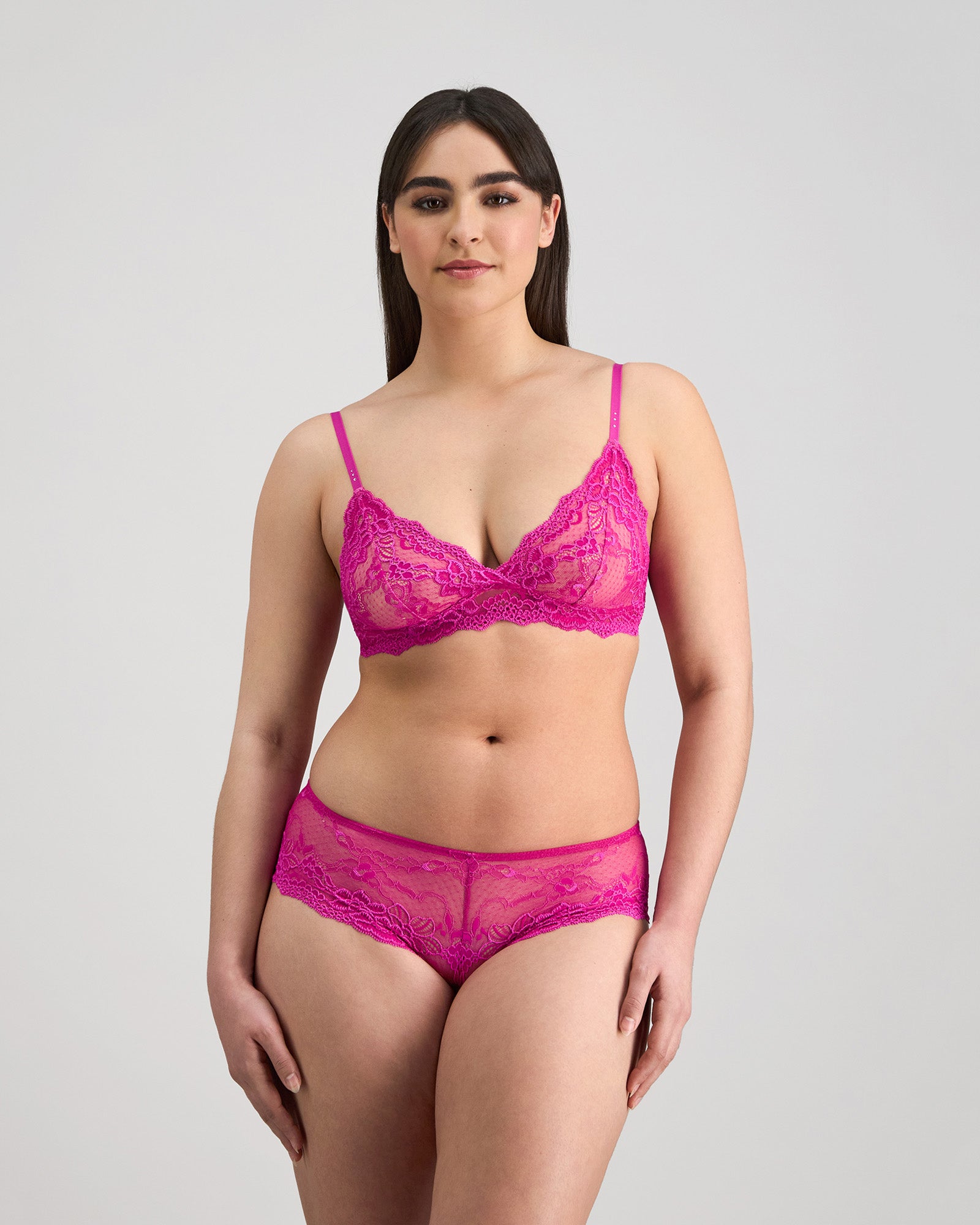 My Fit Lace Wire Free Bra in FANTASY FUCHSIA. Feature shot