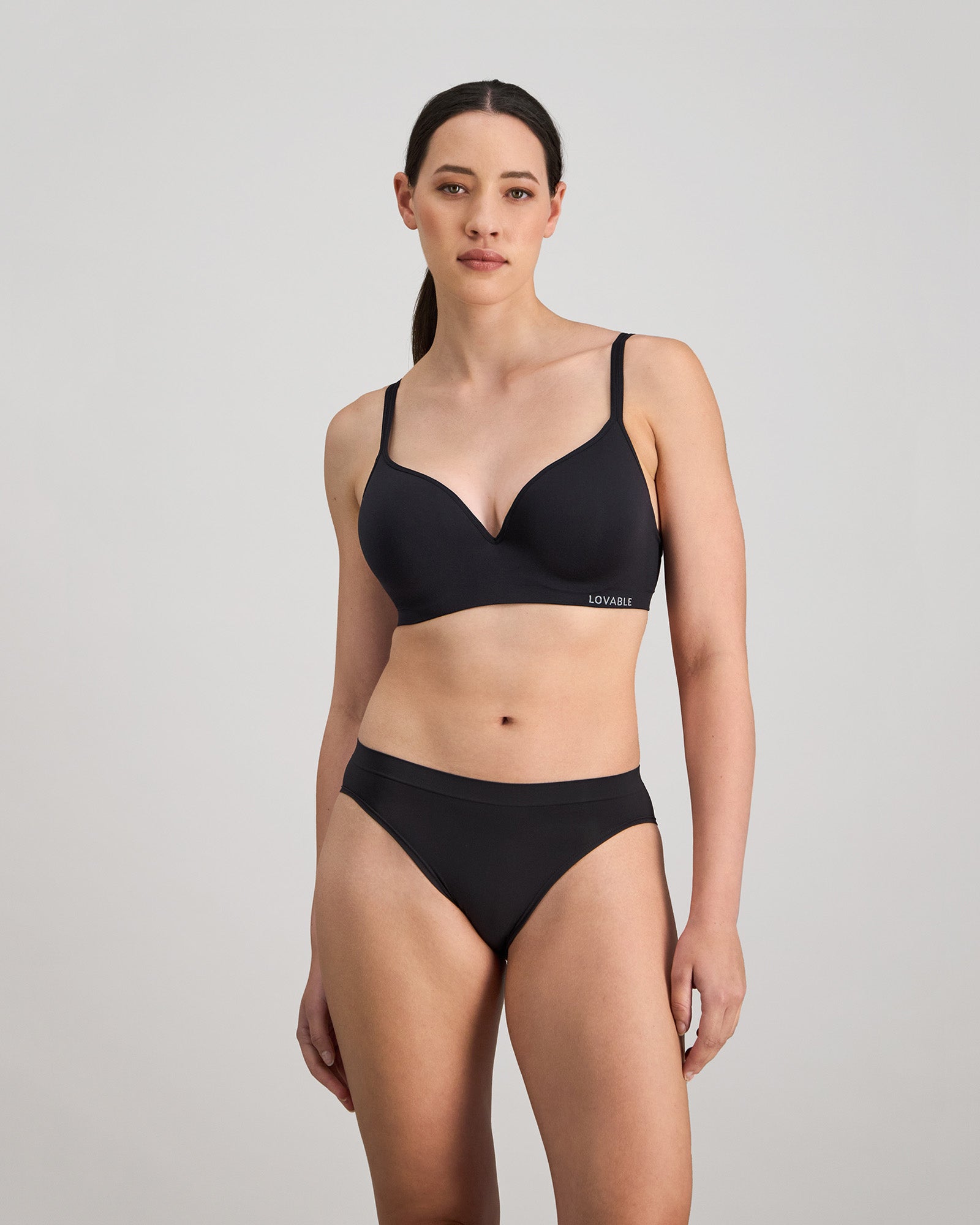 Simply Seamless T-Shirt Contour Bra in BLACK. Flat lay back view