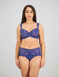 Midnight Express Full Brief in BLUE RIBBON. Feature shot