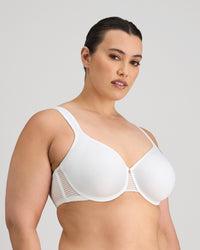 Model wears Perfect Lines Contour Bra in WHITE. On body side view
