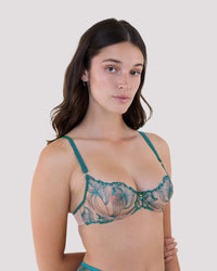 Model wears Eros Underwire Bra in EVERGLADE. On body side view