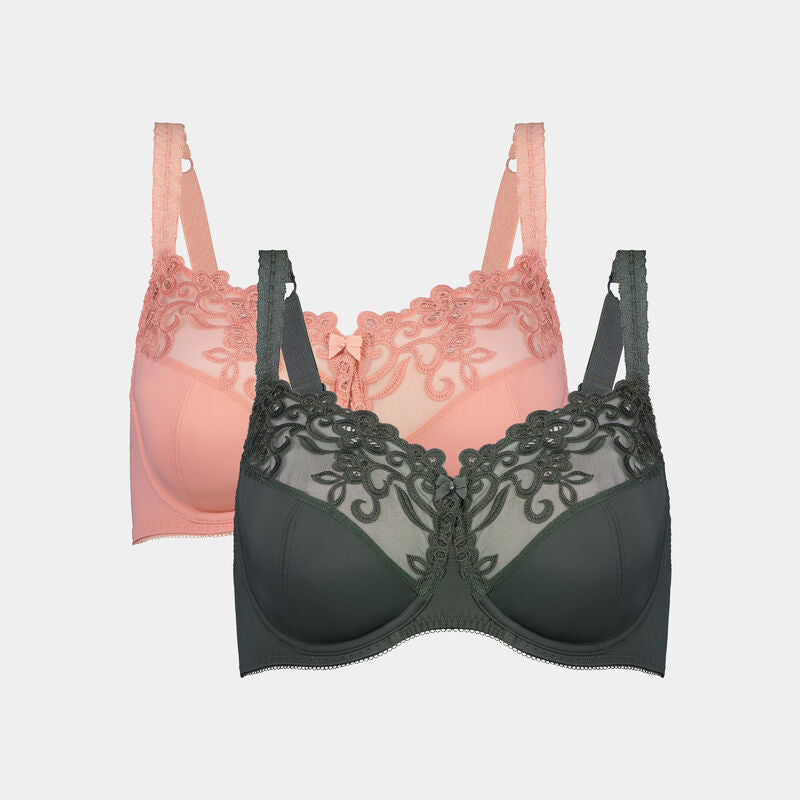 Model wears Coral Twin Pack Underwire Bra in ROSETTE/URBAN CHIC. On body side view