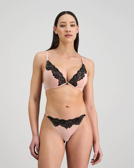 Aziza Contour Bra in SILVER PINK/BLACK. Feature shot