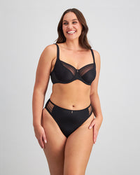Faithful Underwire Bra in BLACK. Feature shot
