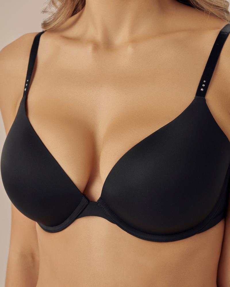 Model wears My Fit Smooth Push Up Bra in BLACK. On body side view