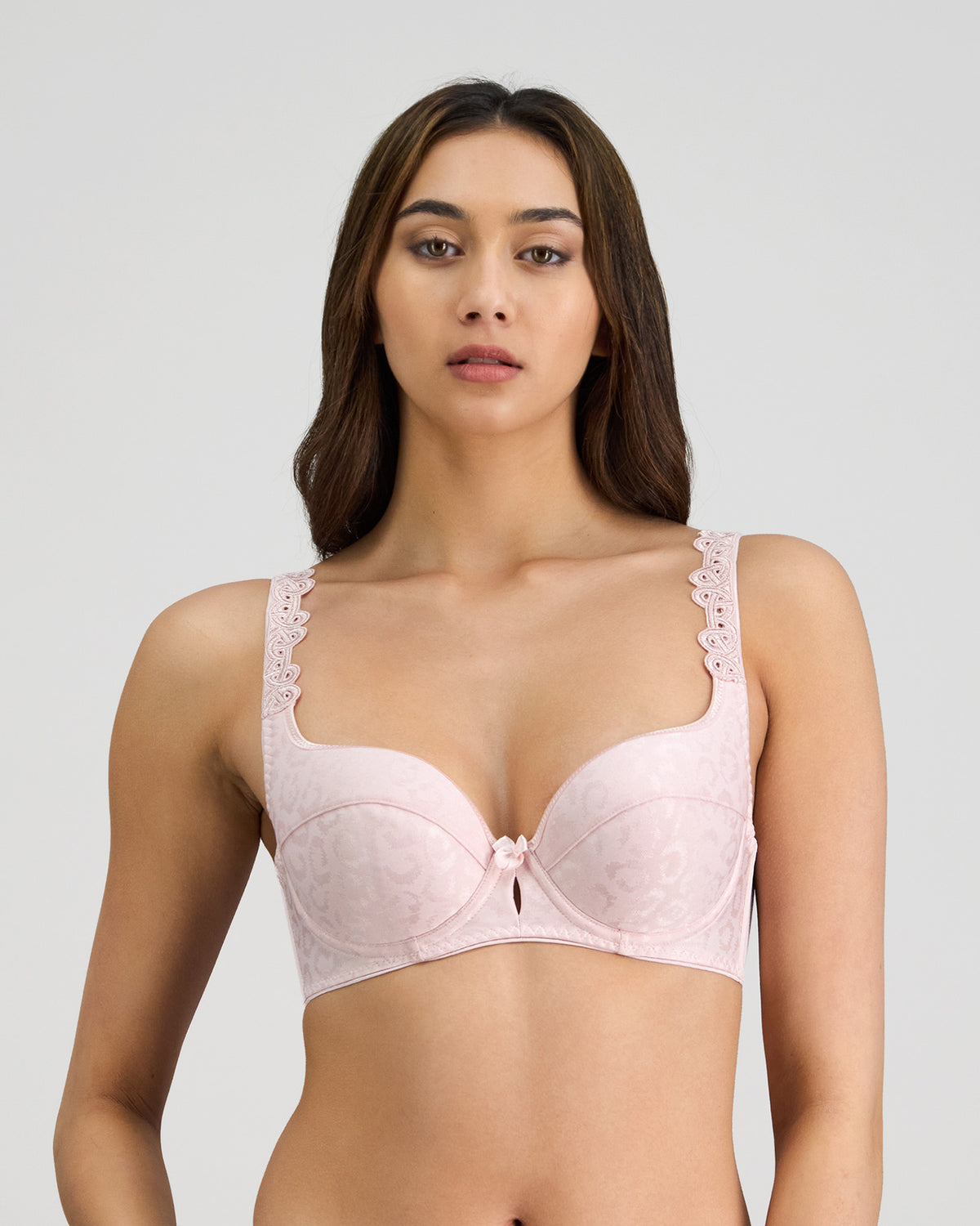 Model wears Damask Contour Bra in PALE LILAC. On body front view