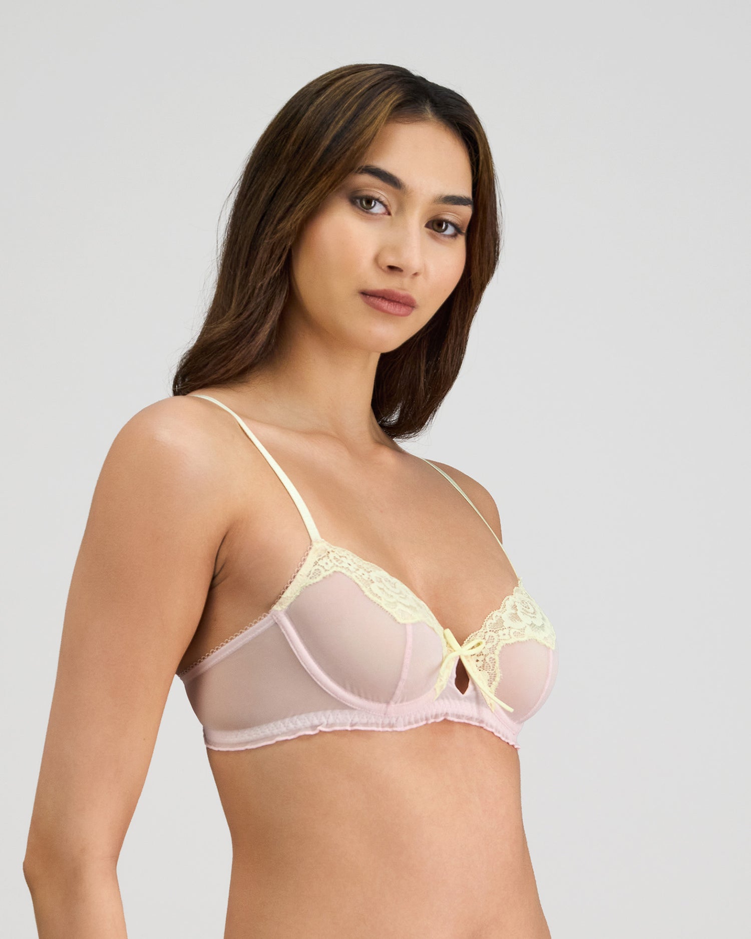Model wears Dreamer Underwire Bra in PALE LILAC. On body side view
