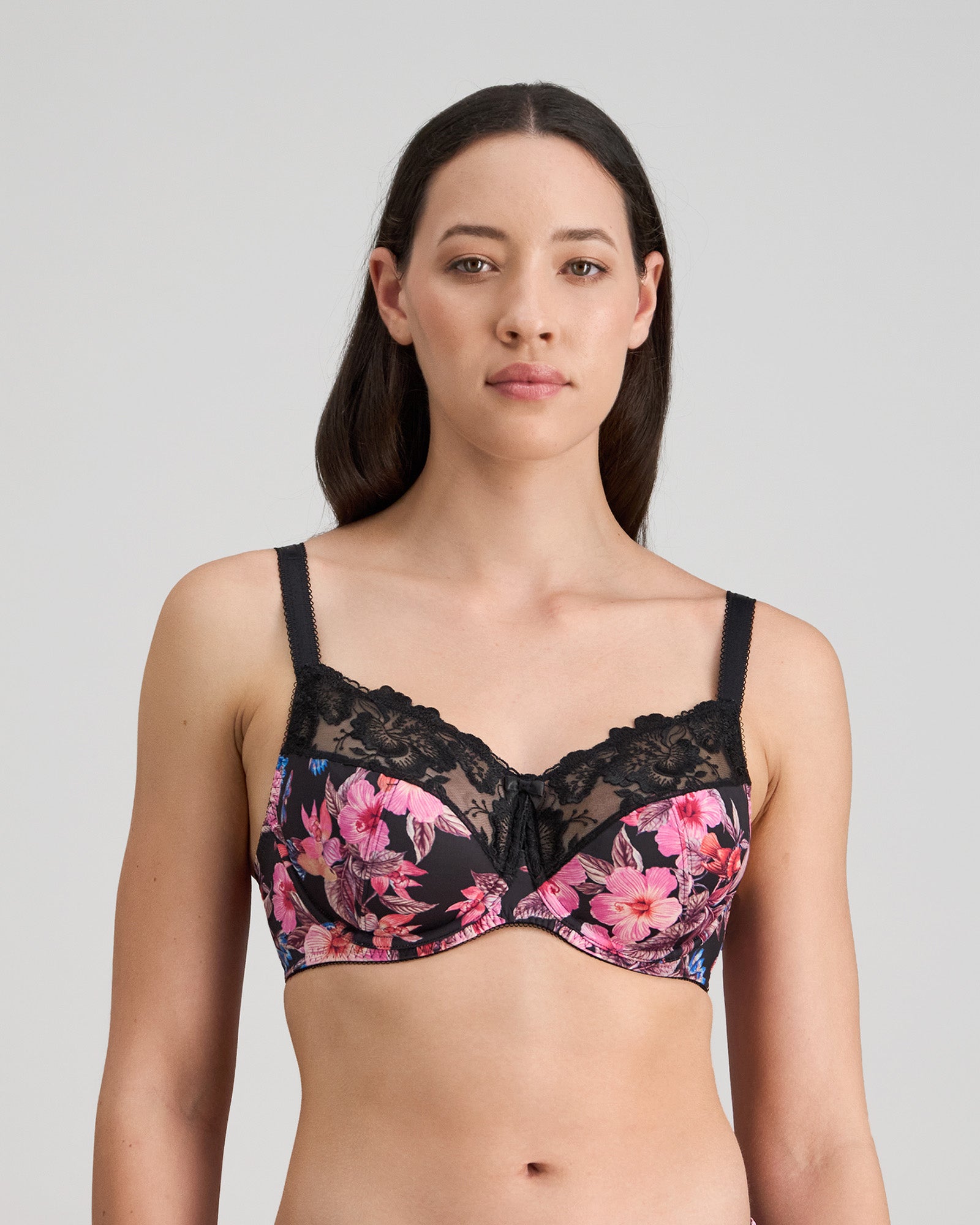 Model wears Wild Violet Underwire Bra in TANGLED GARDEN PRINT. On body front view