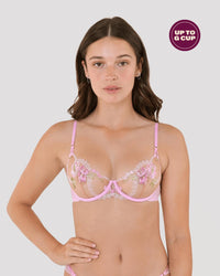 Model wears Niara Underwire Bra in SOFT SUMMER. On body front view