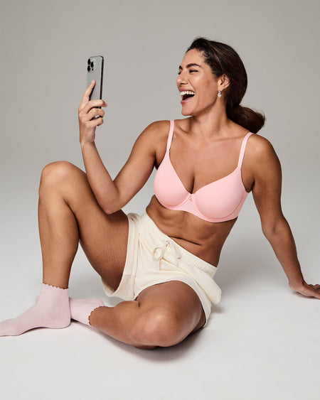Sculpt Contour Bra in FAIRY TALE. Feature shot