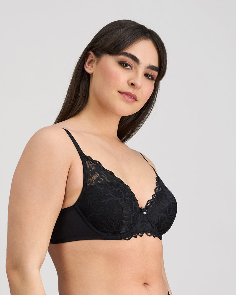 Model wears Embrace Contour Bra in BLACK. On body side view