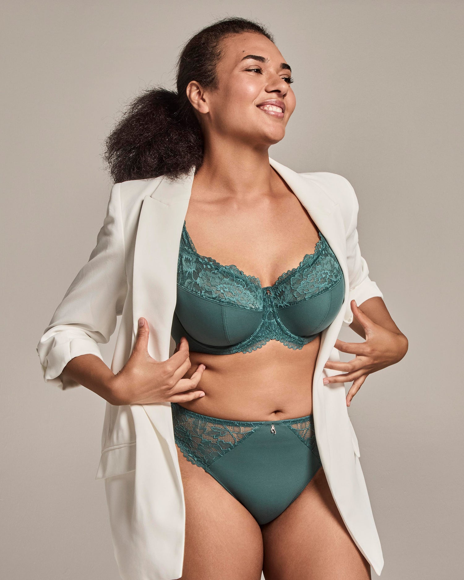 Laurel Underwire Bra in MEDITERRANEA. Feature shot