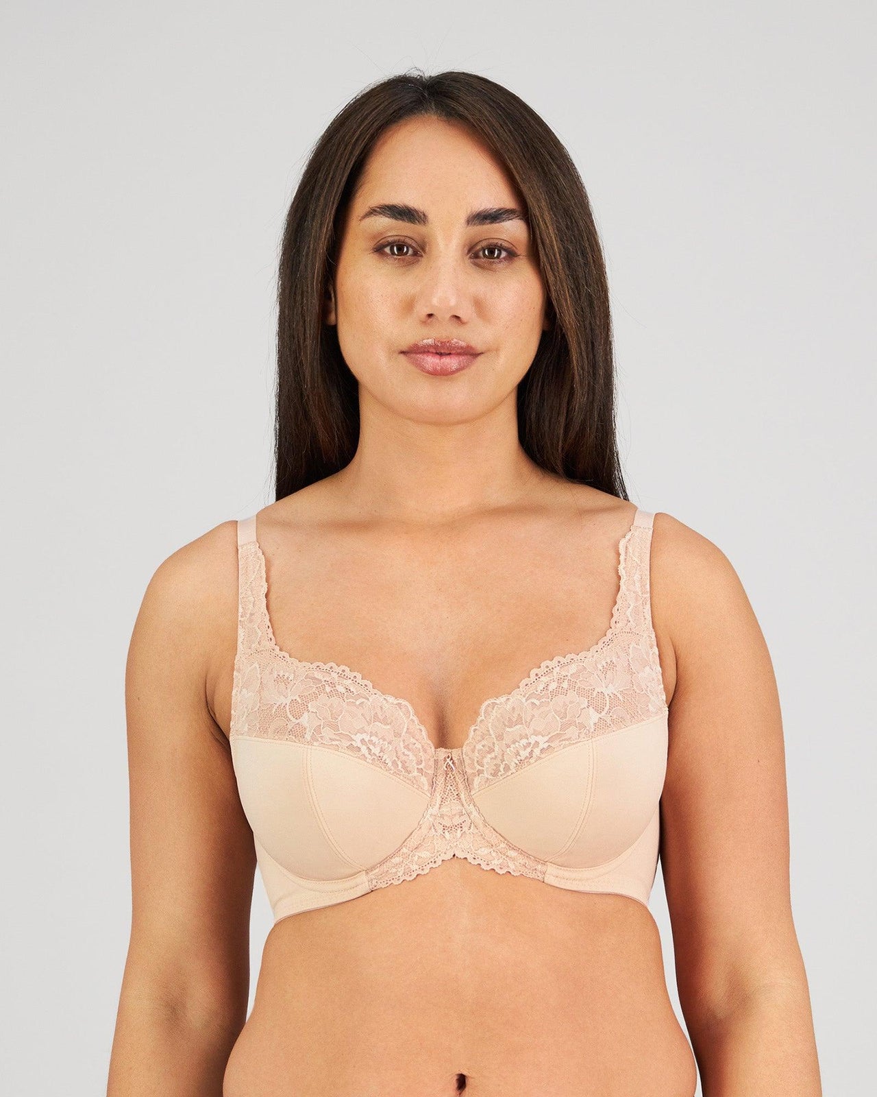 Model wears Laurel Underwire Bra in LATTE. On body front view