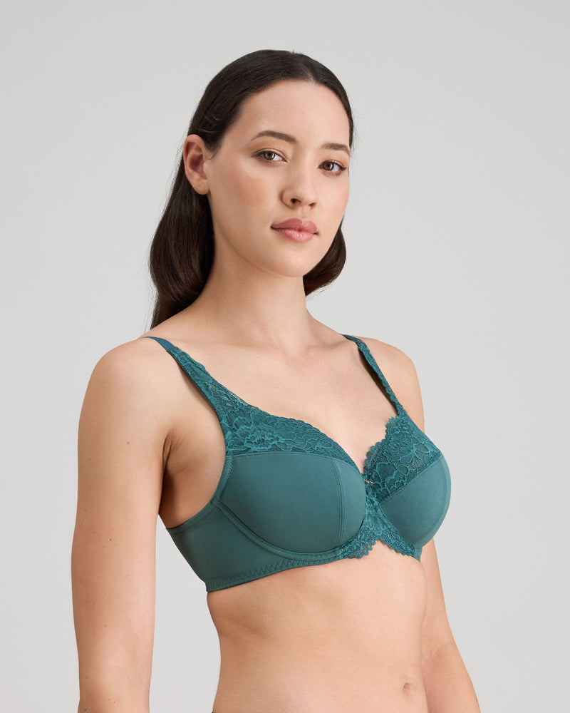Model wears Laurel Underwire Bra in MEDITERRANEA. On body side view