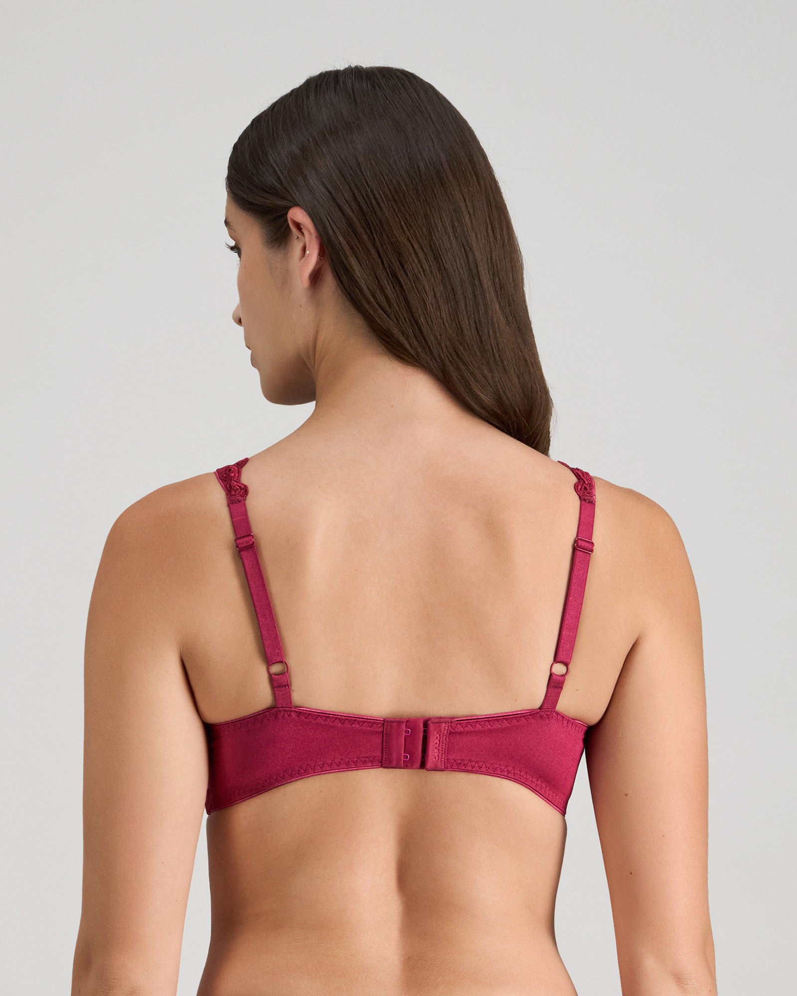 Model wears Damask Contour Bra in BEAUJOLAIS. On body back view